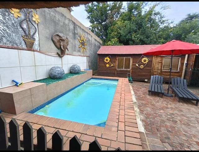 5 BEDROOM HOUSE FOR SALE IN SELECTION PARK